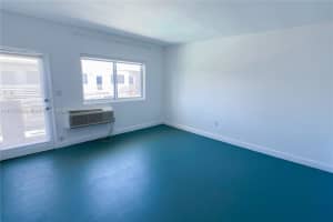 320 85th St APT 24, Miami Beach, FL 33141, Sold 10/17/22