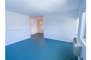 320 85th St APT 24, Miami Beach, FL 33141, Sold 10/17/22