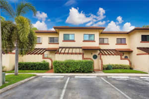 8838 NW 48th St, Sunrise, FL 33351, Sold 04/07/23