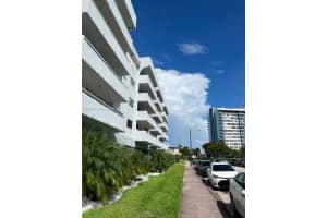 7300 Wayne Ave APT 416, Miami Beach, FL 33141, Sold 10/24/22