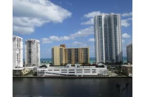 1000 Parkview Dr APT 1006, Hallandale Beach, FL 33009, Sold 12/02/22