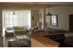 1000 Parkview Dr APT 1006, Hallandale Beach, FL 33009, Sold 12/02/22