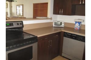 1000 Parkview Dr APT 1006, Hallandale Beach, FL 33009, Sold 12/02/22