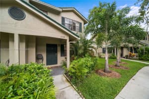 498 Westree Ln, Plantation, FL 33324, Sold 10/24/22
