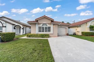 7489 NW 168th St, Hialeah, FL 33015, Sold 11/04/22