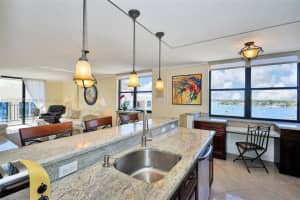 322 Buchanan St, Hollywood, FL 33019, Sold 11/01/22
