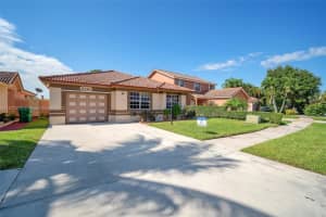 5370 NW 188th St, Miami Gardens, FL 33055, Sold 11/15/22