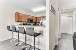 11601 NW 89th St APT 216, Doral, FL 33178, Sold 12/01/22