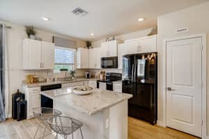 2415 SE 11th St, Homestead, FL 33035, Sold 12/28/22