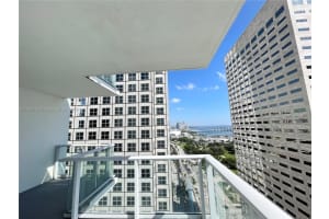 300 S Biscayne Blvd t 2616, Miami, FL 33131, Sold 11/17/22