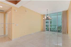 218 SE 14th St, Miami, FL 33131, Sold 01/13/23
