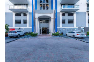 5077 NW 7th St, Miami, FL 33126, Sold 10/28/22