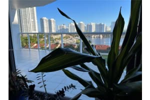 3640 Yacht Club Dr APT 810, Aventura, FL 33180, Sold 11/01/22