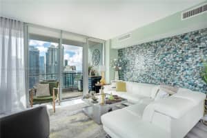 92 SW 3rd St APT 3401, Miami, FL 33130, Sold 12/15/22