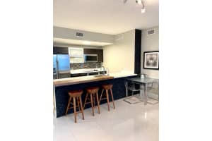 90 SW 3rd St APT 3908, Miami, FL 33130, Sold 10/25/22