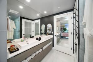 460 NE 28th St, Miami, FL 33137, Sold 01/17/23