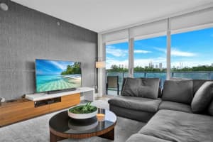 16385 Biscayne Blvd, North Miami Beach, FL 33160, Sold 01/25/23