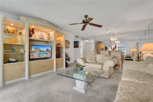 431 SE 3rd St, Dania Beach, FL 33004, Sold 11/08/22