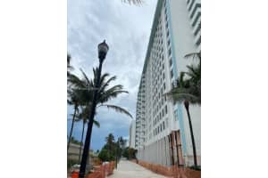 2899 Collins Ave, Miami, FL 33140, Sold 03/28/23