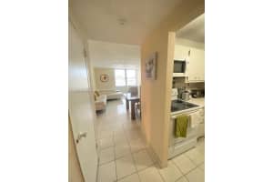 2899 Collins Ave, Miami, FL 33140, Sold 03/28/23