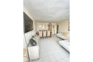 2899 Collins Ave, Miami, FL 33140, Sold 03/28/23