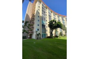 2731 NE 14th Street Causeway, Pompano Beach, FL 33062, Sold 03/31/23