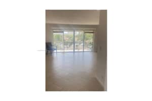 700 NE 14th Ave, Hallandale Beach, FL 33009, Sold 10/31/22