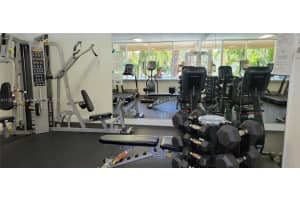 4550 NW 9th St, Miami, FL 33126, Sold 11/30/22