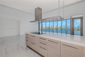 17111 Biscayne Blvd Unit 1511, Aventura, FL 33160, Sold 12/15/22