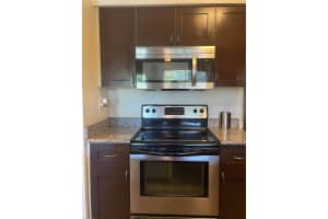 10428 NW 8th St, Pembroke Pines, FL 33026, Sold 11/08/22