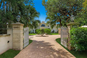 2501 Lake Ave, Miami Beach, FL 33140, Sold 09/26/23