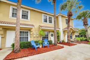 12135 SW 3rd St, Pembroke Pines, FL 33025, Sold 12/21/22
