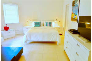 500 14th St, Miami Beach, FL 33139, Sold 02/09/23