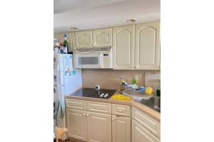 2899 Collins Ave APT 445, Miami Beach, FL 33140, Sold 07/26/23
