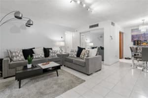 10822 SW 88th St, Miami, FL 33176, Sold 11/03/22
