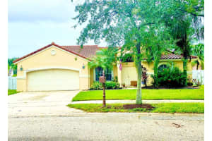 654 Lake Blvd, Weston, FL 33326, Sold 03/07/23
