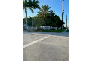 3085 NW 30th Pl, Oakland Park, FL 33311, Sold 11/17/22