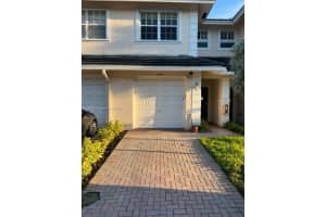 3085 NW 30th Pl, Oakland Park, FL 33311, Sold 11/17/22