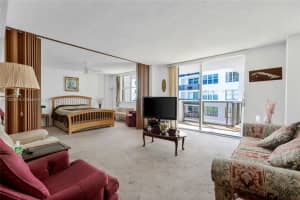 6039 Collins Ave APT 1514, Miami Beach, FL 33140, Sold 11/14/22