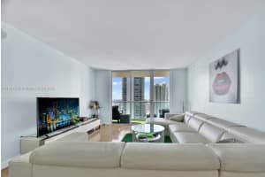 1155 Brickell Bay Dr, Miami, FL 33131, Sold 11/22/22