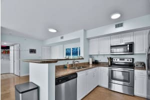 1155 Brickell Bay Dr, Miami, FL 33131, Sold 11/22/22