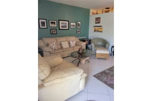 1015 SW 11th Ave, Hallandale Beach, FL 33009, Sold 04/17/23