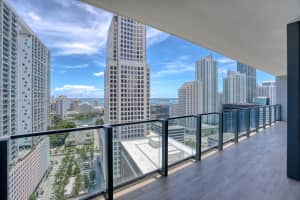68 SE 6th St, Miami, FL 33131, Sold 11/18/22