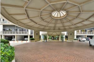 1450 Brickell Bay Dr APT 1811, Miami, FL 33131, Sold 05/30/23