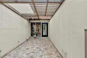 8128 SW 87th Terrace, Miami, FL 33143, Sold 11/01/22