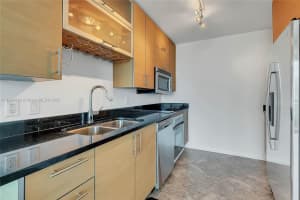 60 SW 13th St, Miami, FL 33130, Sold 11/03/22