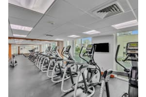 31 SE 5th St, Miami, FL 33131, Sold 11/22/22