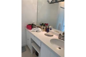 3731 N Country Club Dr, Aventura, FL 33180, Sold 11/01/22