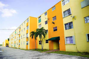 606 W 81st St, Hialeah, FL 33014, Sold 03/08/23