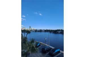 20515 E Country Club Dr, Aventura, FL 33180, Sold 01/16/23